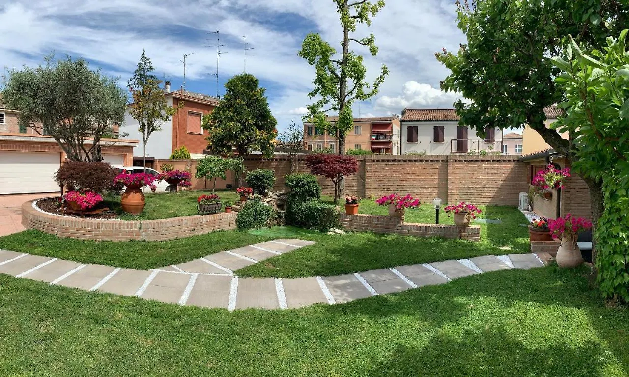 Villa Oasi Ferrara 3*,
